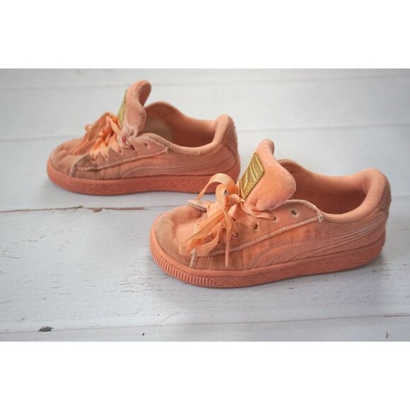 PUMA Unisex-Baby Basket Classic Hook and Loop Sneaker - Size 10C - Picture 1 of 11